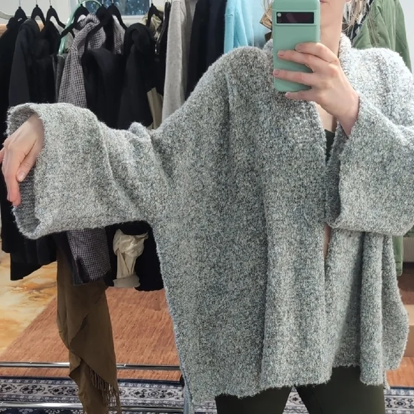 Wishlist | Minimalist Gray Speckled Knitted Cardigan Sweater Size M/L - Picture 8 of 11